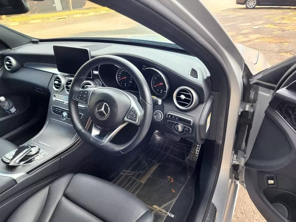 Mercedes Benz 205 2014 Model - Image 2