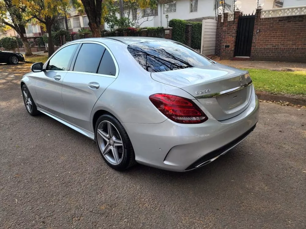 Mercedes Benz 205 2014 Model - Image 6