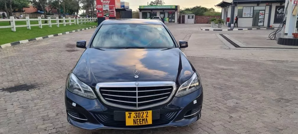 Mercedes Benz E250 - Image 2