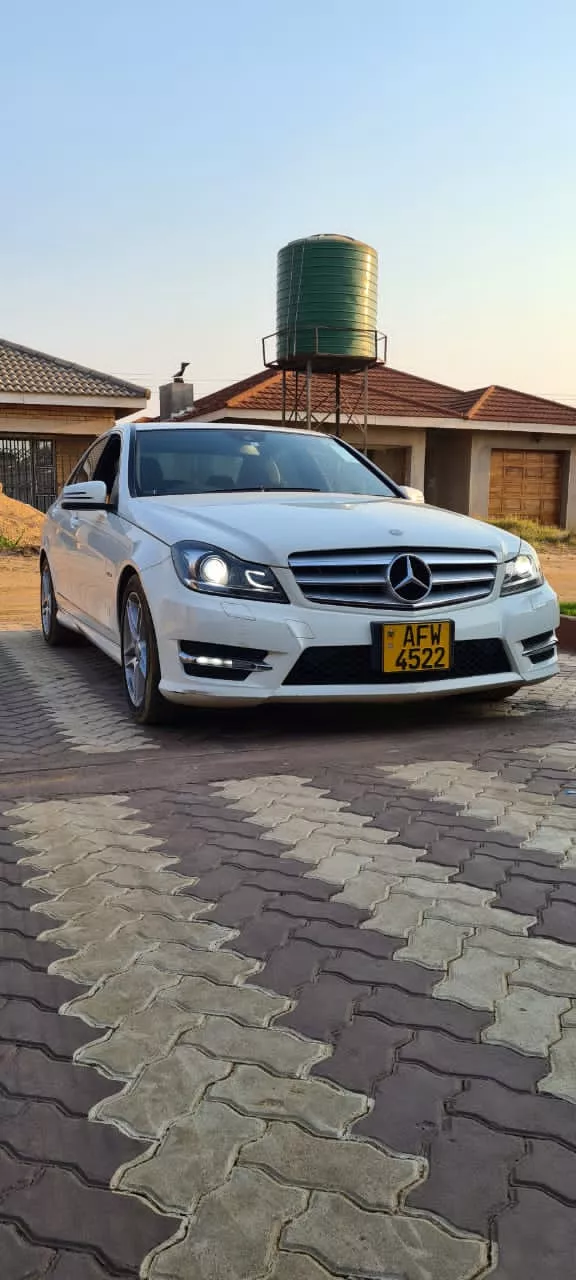Mercendes Benz W204 C200 Avantgarde Blue Efficiency - Image 3