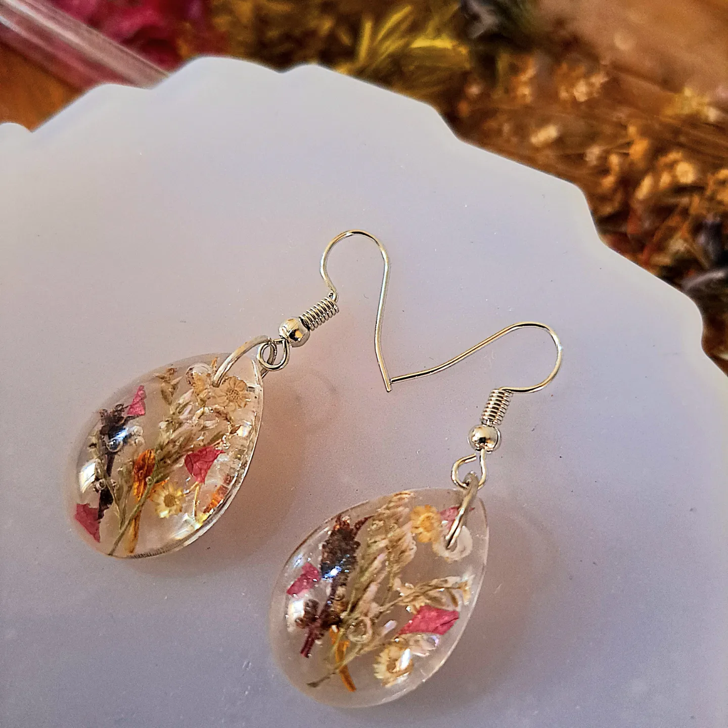 Dried Flower ? Clear Resin Tear Drop Earrings - Image 2