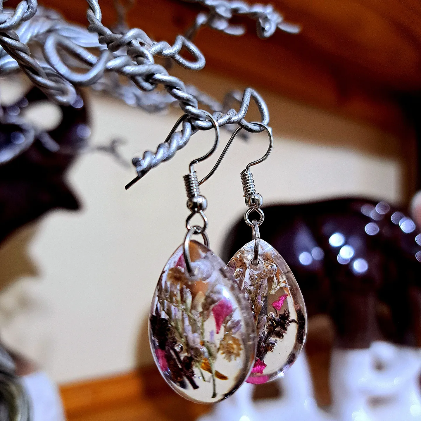 Dried Flower ? Clear Resin Tear Drop Earrings - Image 3