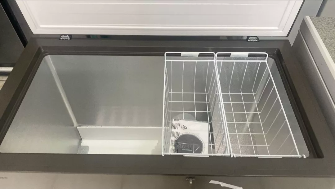Hisense H390cf Metallic Chest Freezer