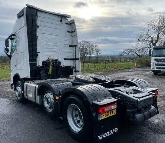 Choice Of 2018 - 2020 Volvo Fh4 Globetrotter Xl 6x2 Tractor Units - Image 2