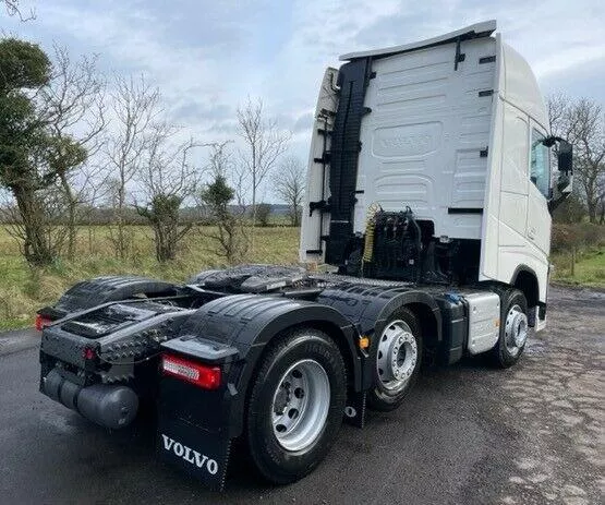 Choice Of 2018 - 2020 Volvo Fh4 Globetrotter Xl 6x2 Tractor Units - Image 3