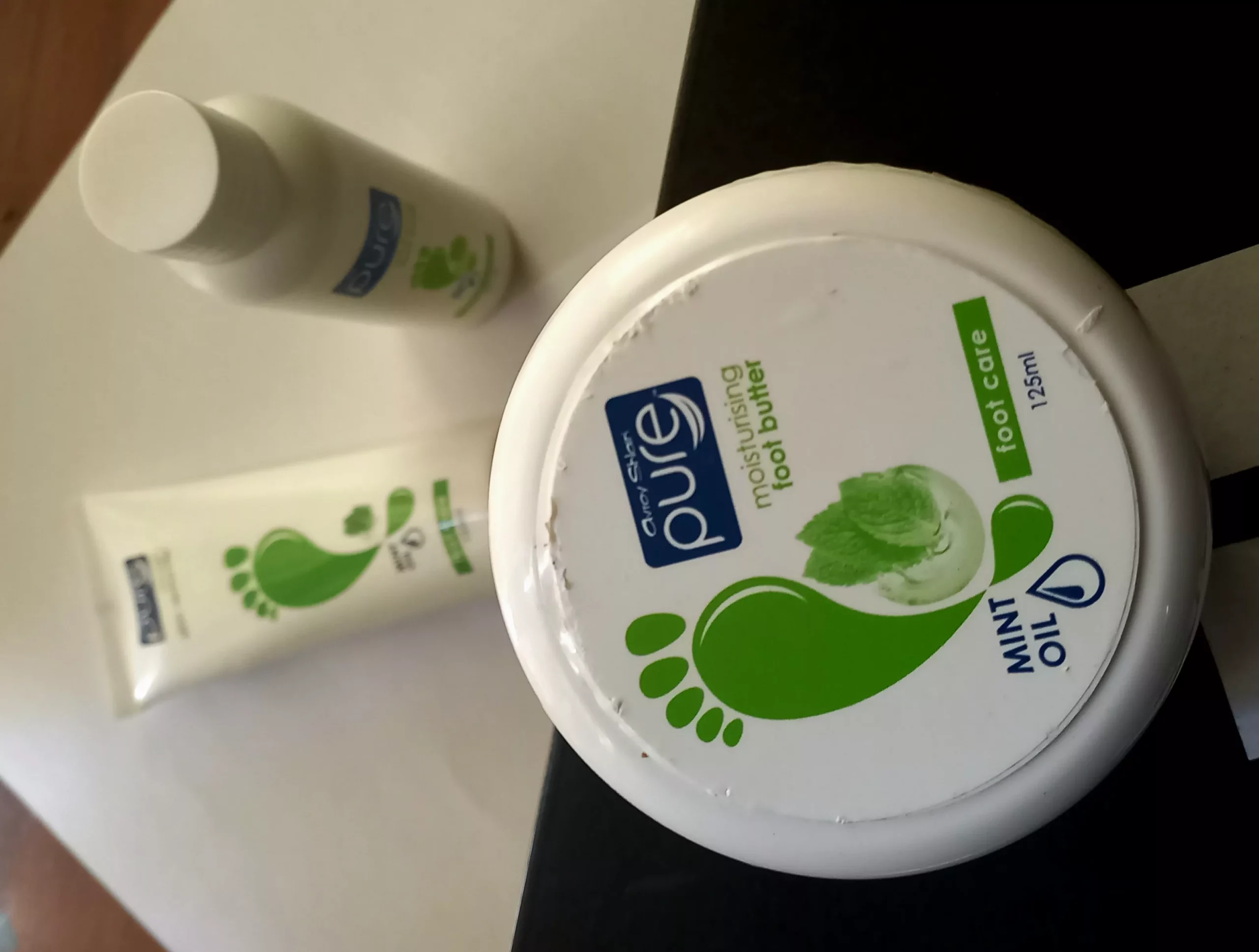 Pedicure Set: Foot Soak, Rough Skin Remover And Foot Butter - Image 2