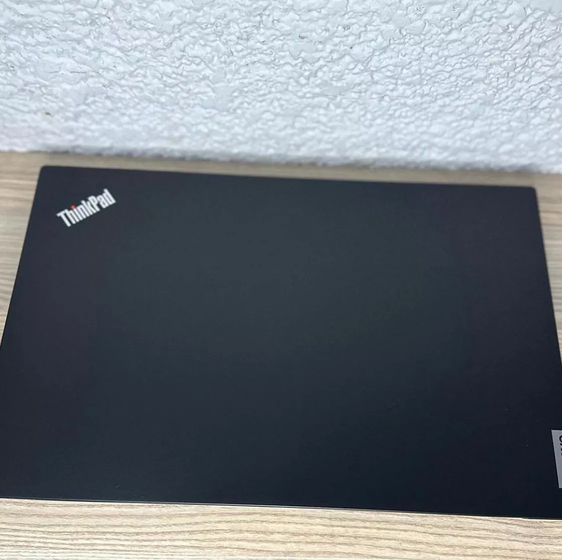 Lenovo Thinkpad E15 - Image 2