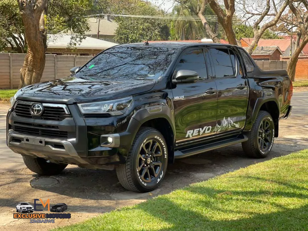 Toyota Hilux Gr Sport - Image 2