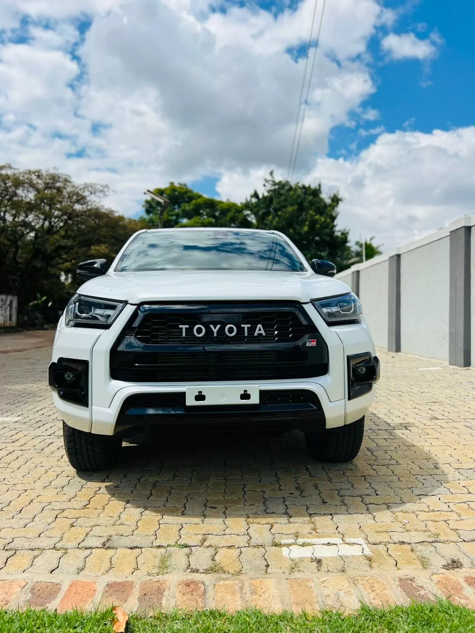 Toyota Hilux Gr Sport - Image 5