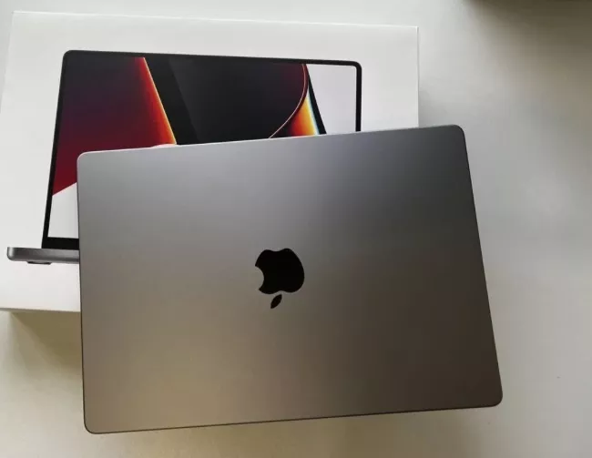 Macbook Pro 2020 - 256 Gb - Image 2