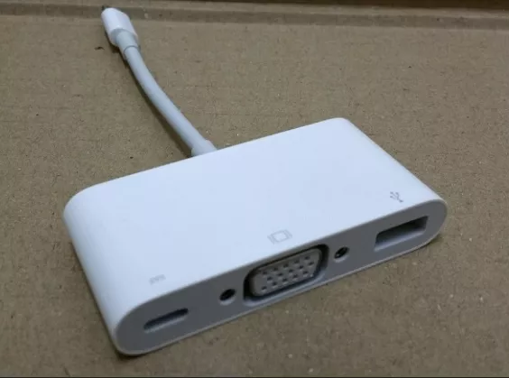 Usb-c Vga Multiport Adapter - Image 2