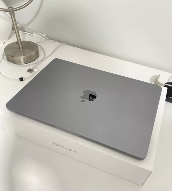 Macbook Air 2022 - 512 Gb - Image 3