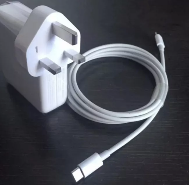 Power Adapter Usb-c 87w - Image 3