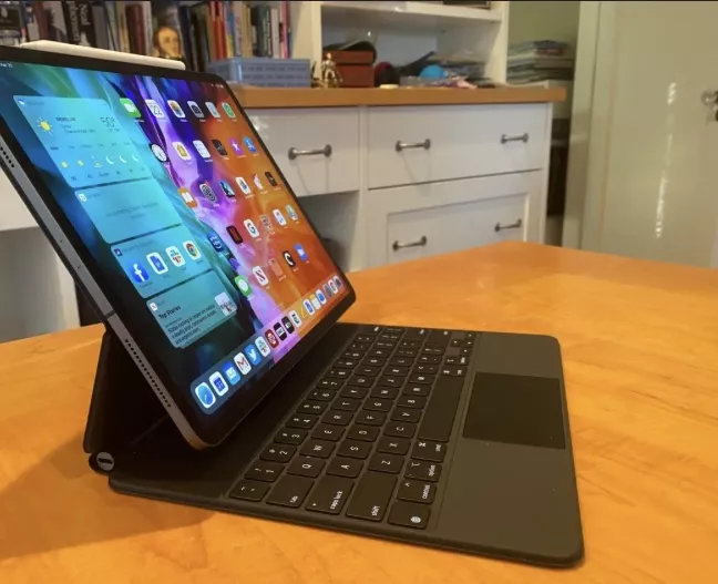 Magic Keyboard 12.9 Inch - Image 4