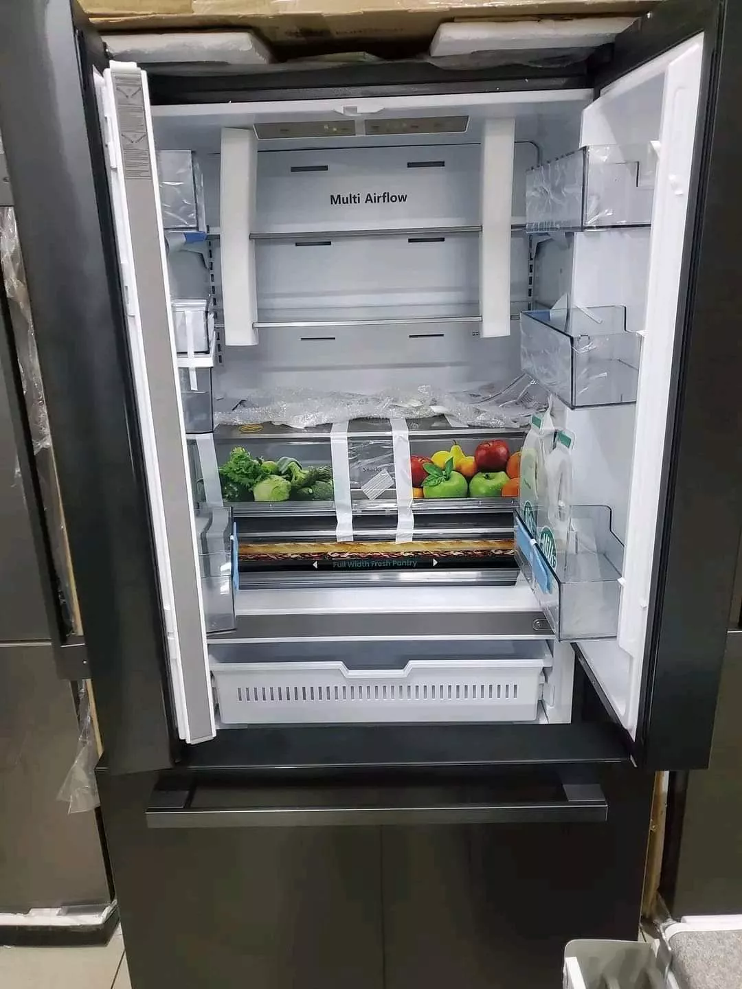 Hisense 575 Litre French Door Fridge H760fsb-wd - Image 2