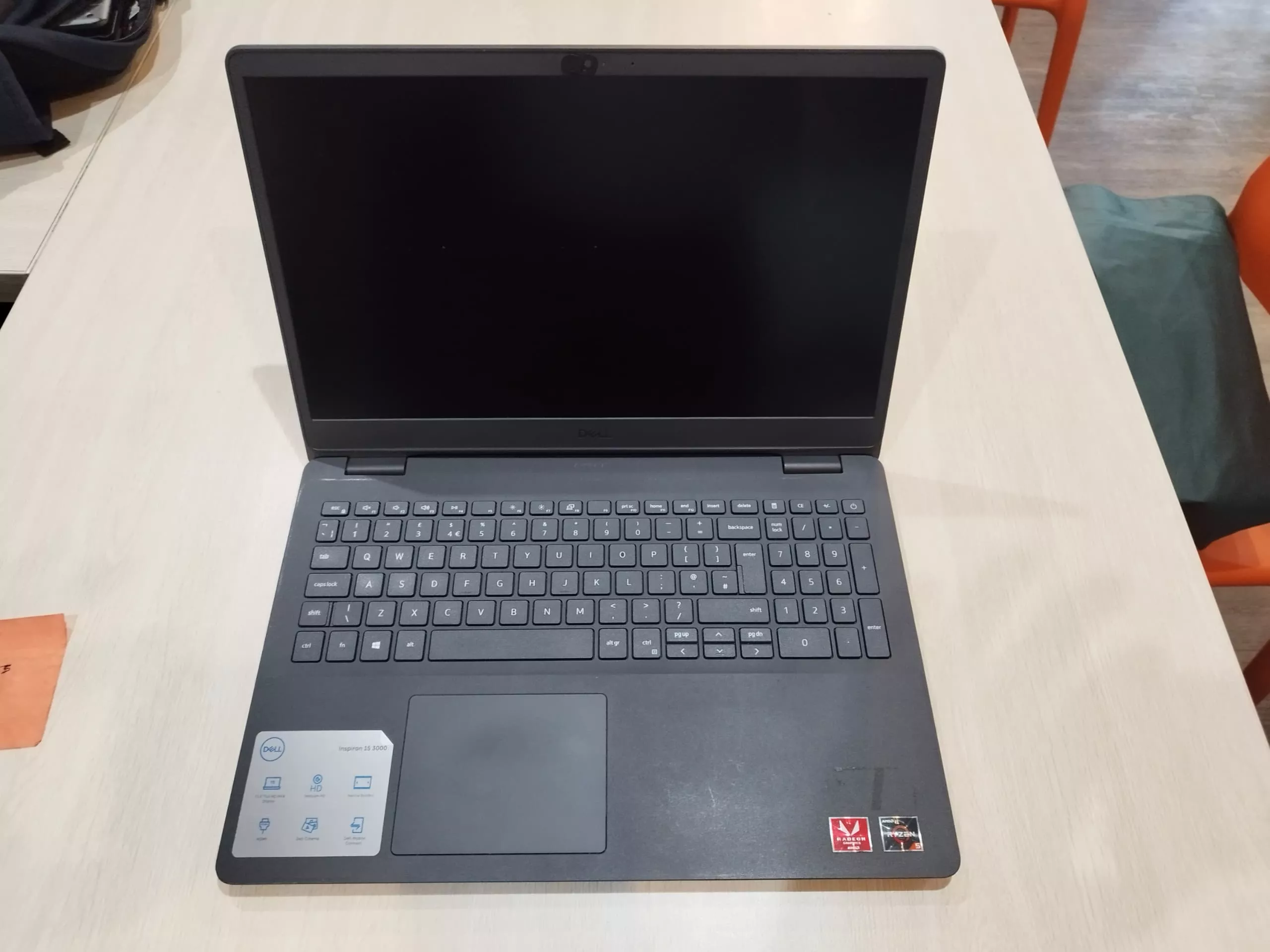 Dell Inspiron 15 3000 Amd Ryzen 5 Radeon Graphics 256gb Ssd 8gb Ram - Image 4