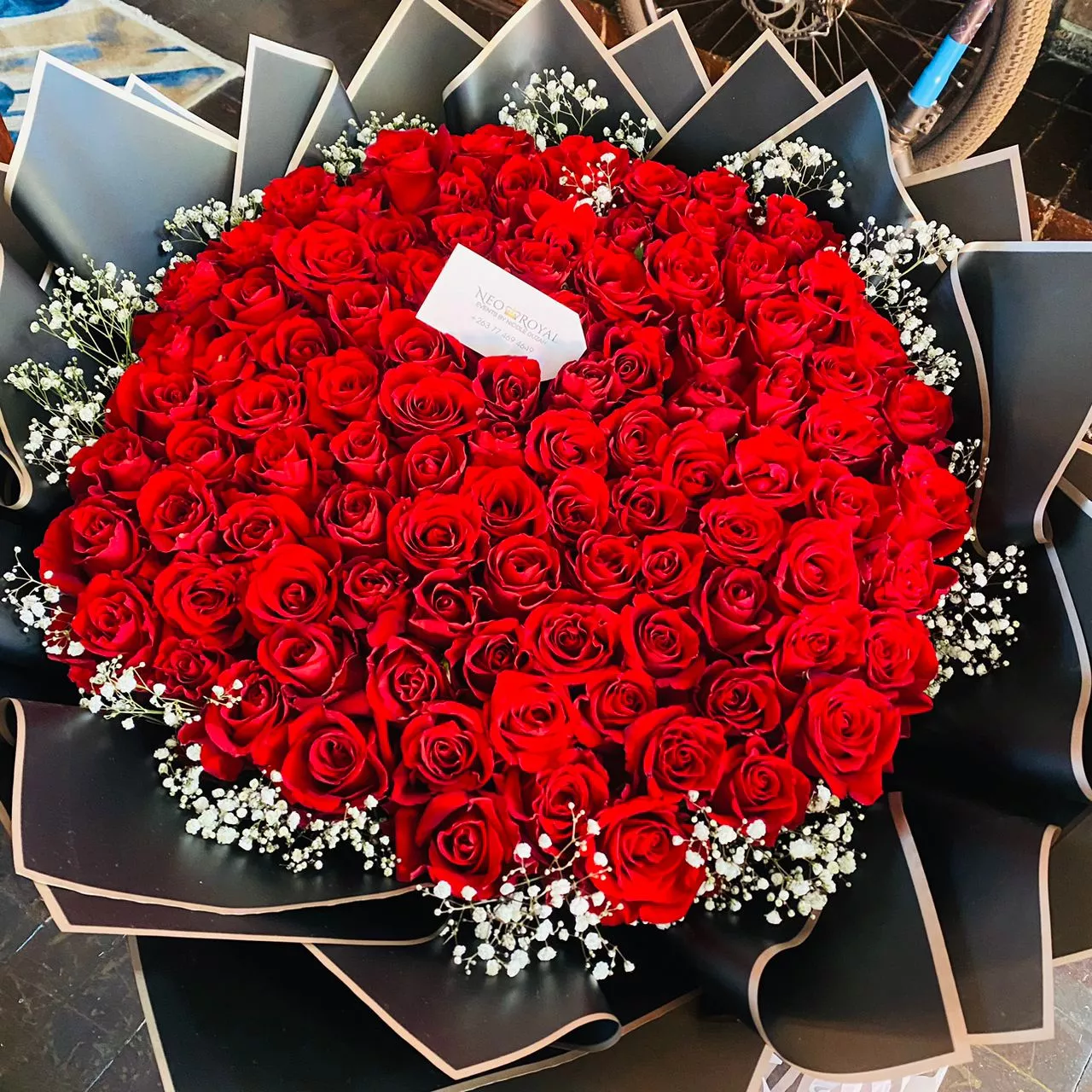 Romantic Roses Bouquet Fresh Flower Arrangement - Image 2