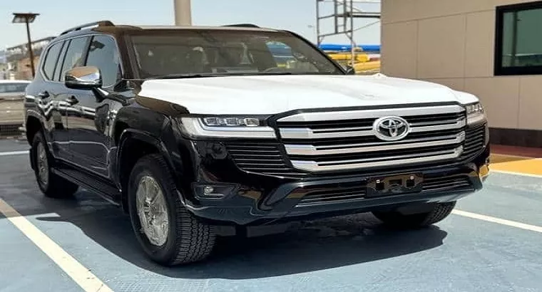 Used 2023 Toyota Land Cruiser - Image 2