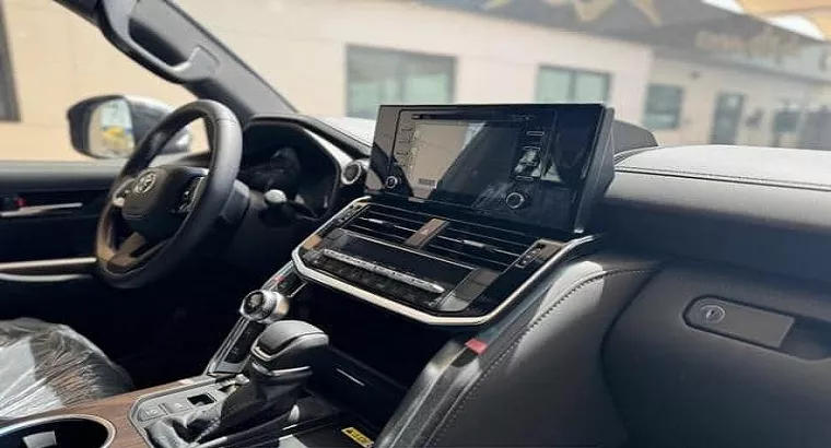 Used 2023 Toyota Land Cruiser - Image 4