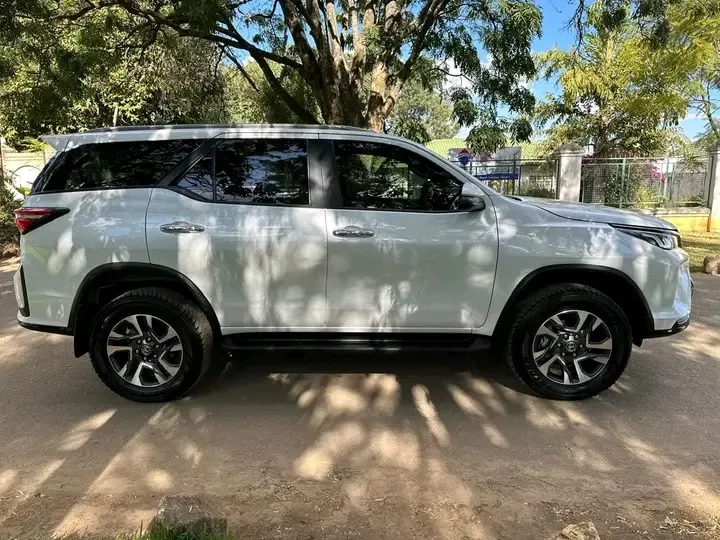 Brandnew Toyota Fortuner 2.8gd6 2024 0 Milege - Image 4