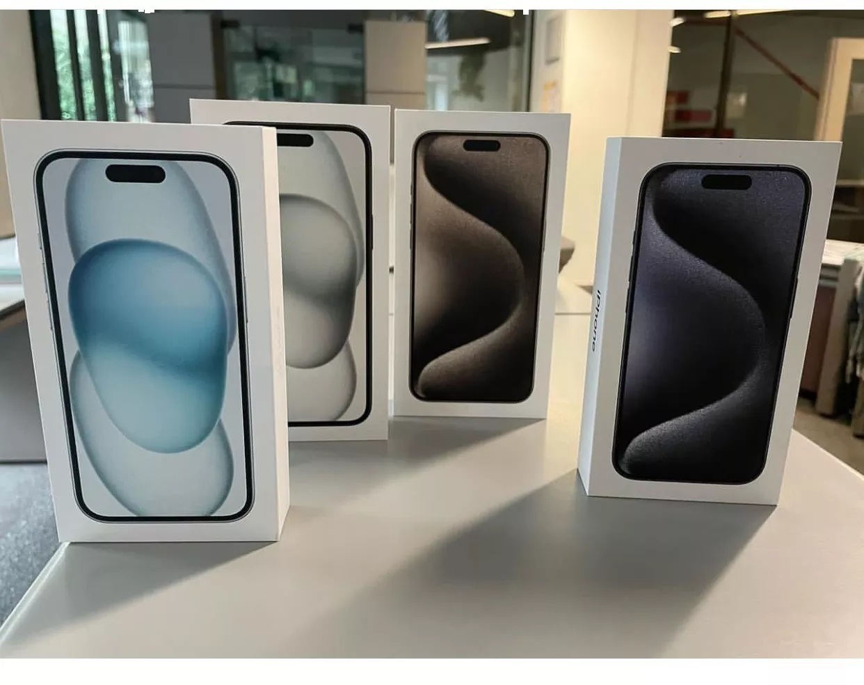 We Sell Wholesale Apple Iphone
