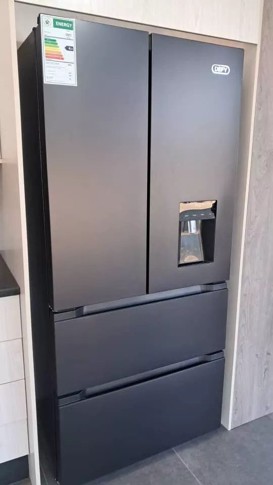 492lt Boutique Noire Side-by-side Fridge Freezer - Image 4
