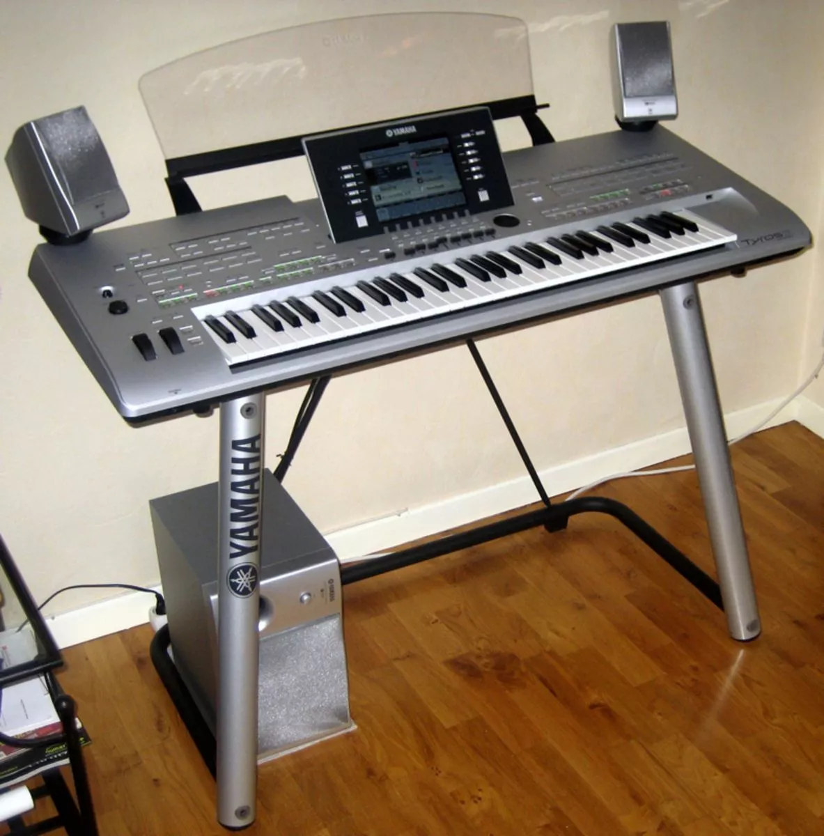 Yamaha Tyros 4 (61-key Pro Arranger Workstation) - Image 2